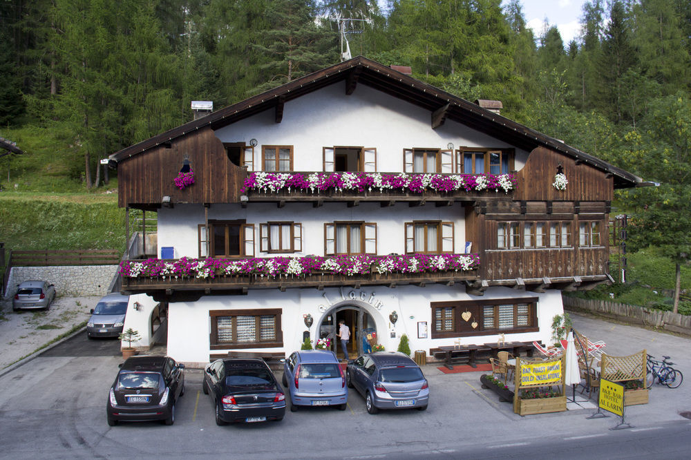 Hotel Al Larin Cortina d'Ampezzo Exterior photo